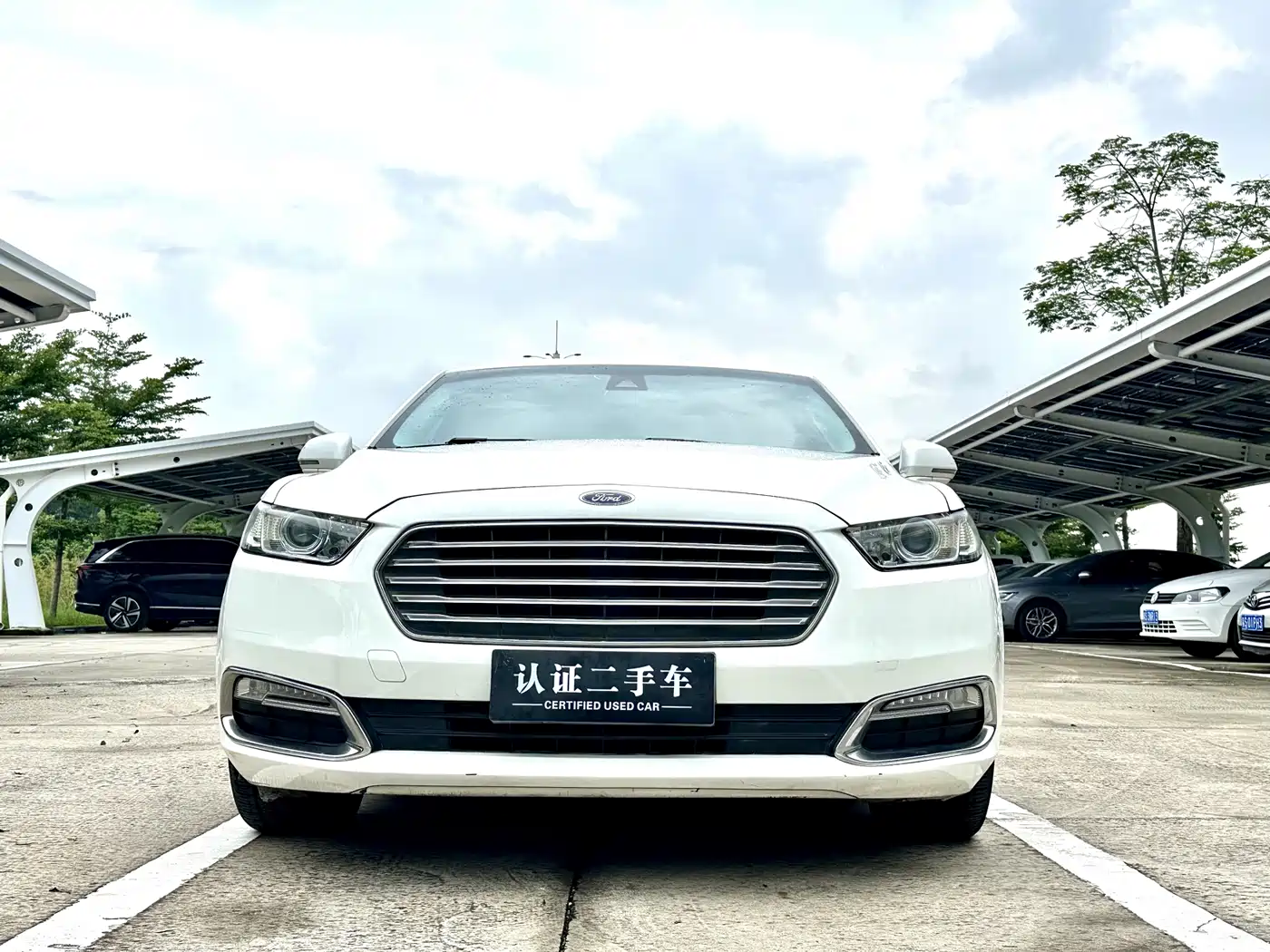 Фото 3 - Ford Taurus