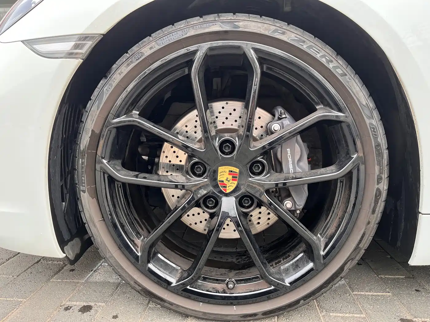 PORSCHE 718