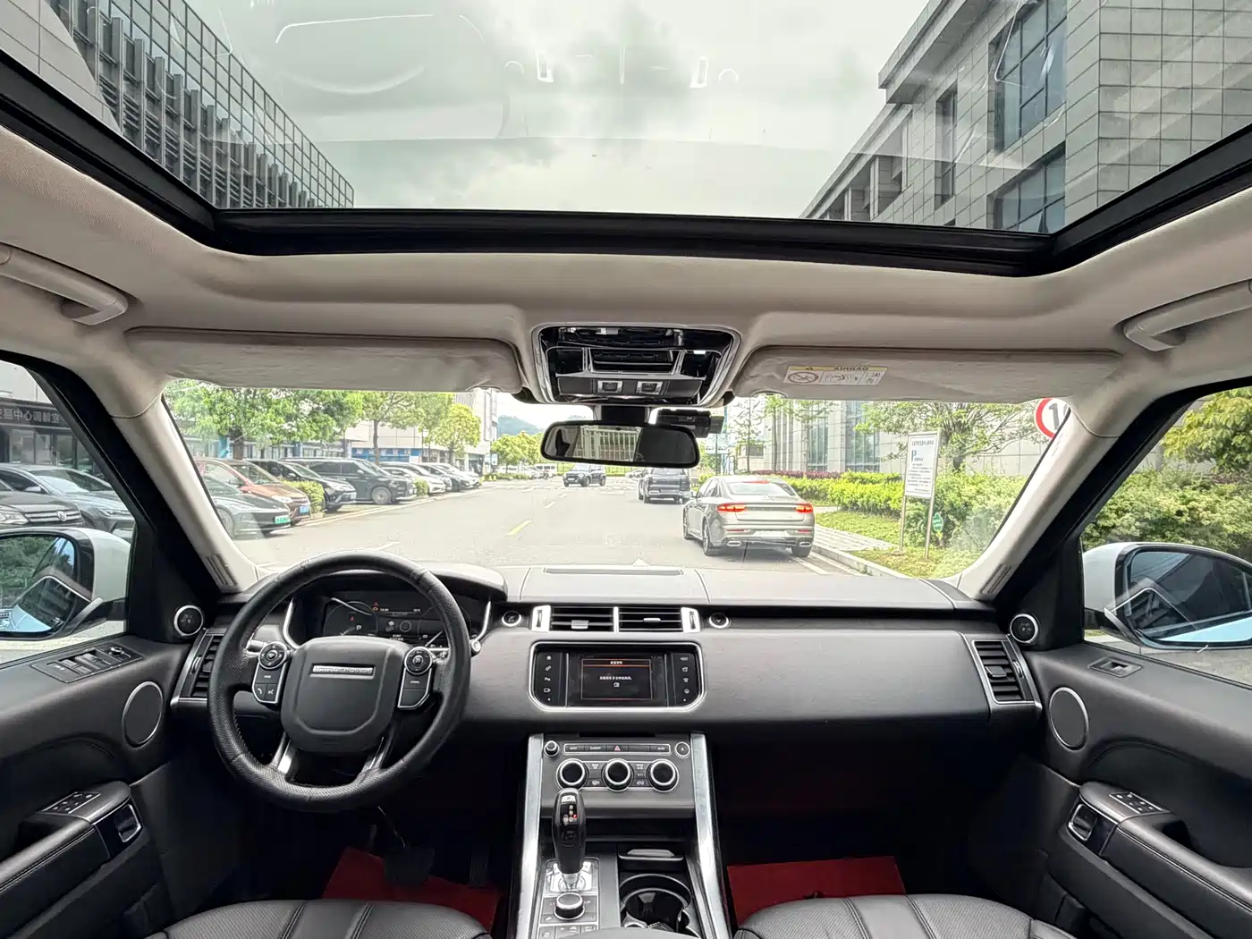 Land Rover Range Rover Sport 2016 Model 3.0 SC V6 SE фото 12