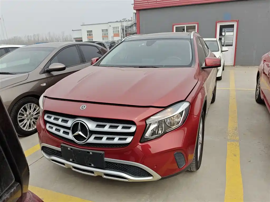 Mercedes-Benz GLA 2018 GLA 200 Dynamic фото 3