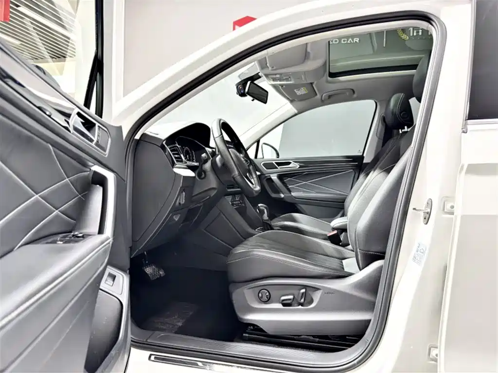 Volkswagen Tiguan L 2022 330TSI Automatic 2WD Smart Edition фото 12