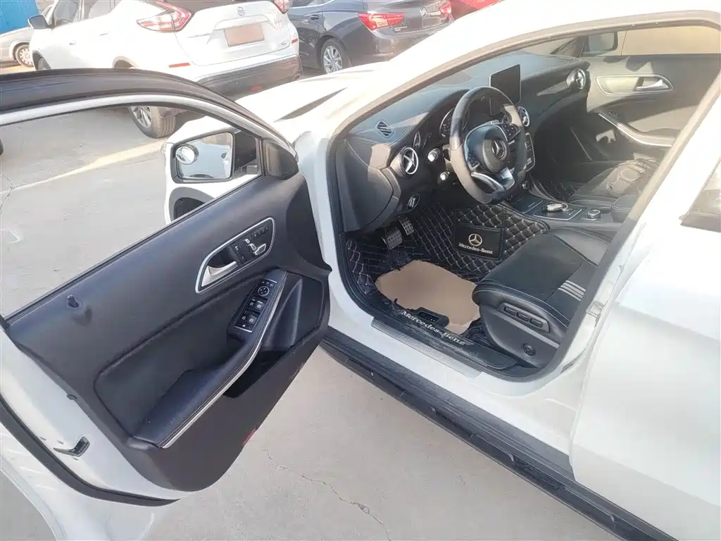 Mercedes-Benz GLA 2018 GLA 200 Polar Limited Edition фото 16