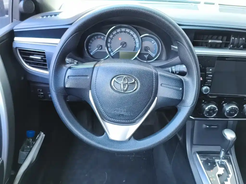 Toyota Corolla 2014 1.6L CVT GL фото 3