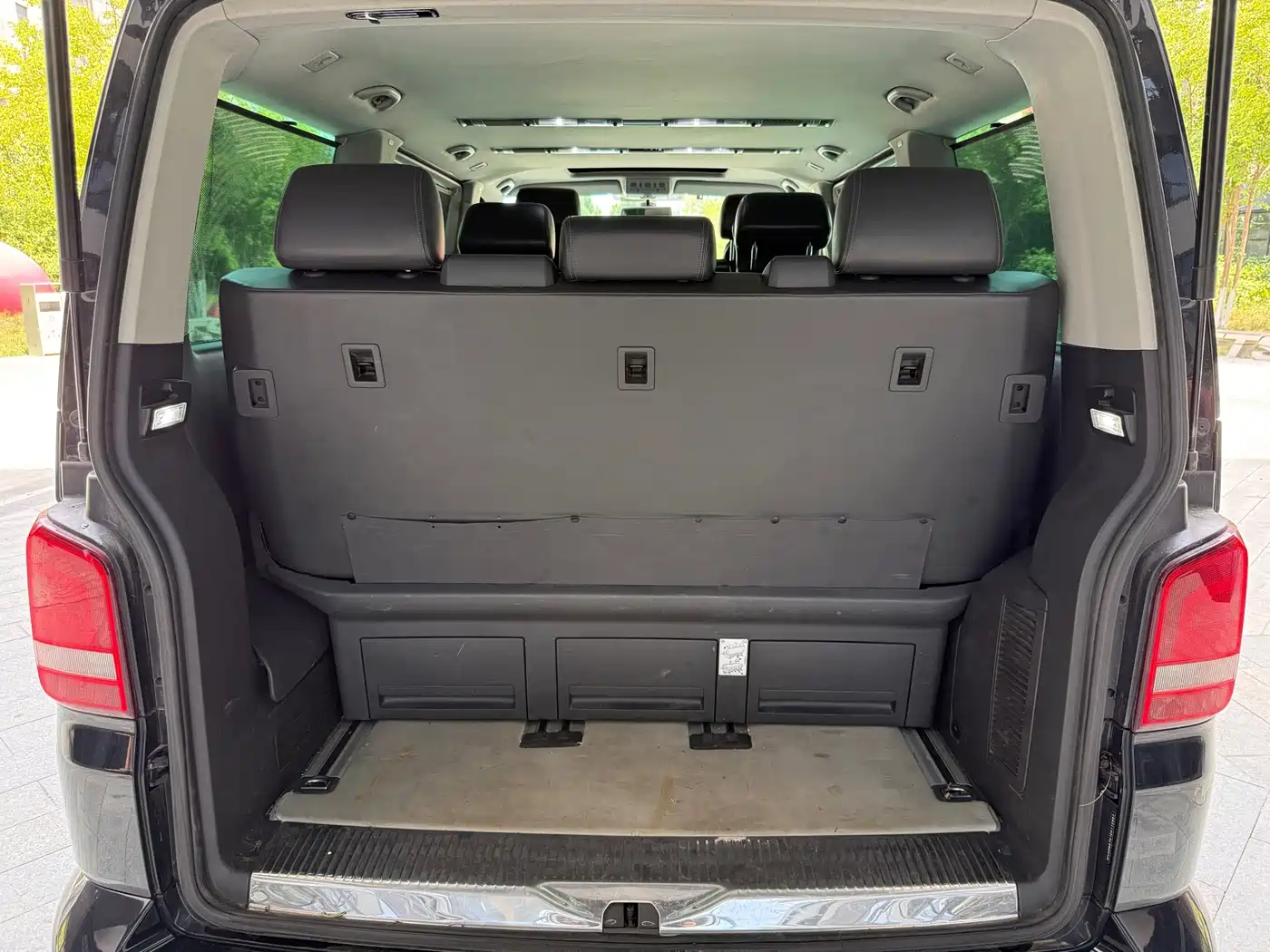 Volkswagen Multivan 2014 2012 2.0TSI 2WD Business Edition