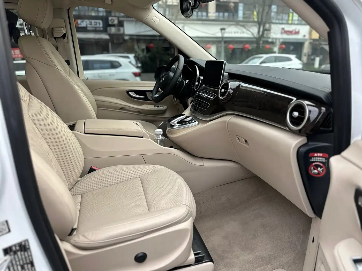 Mercedes-Benz V-Class 2017 Model V 260 Premium Edition фото 6