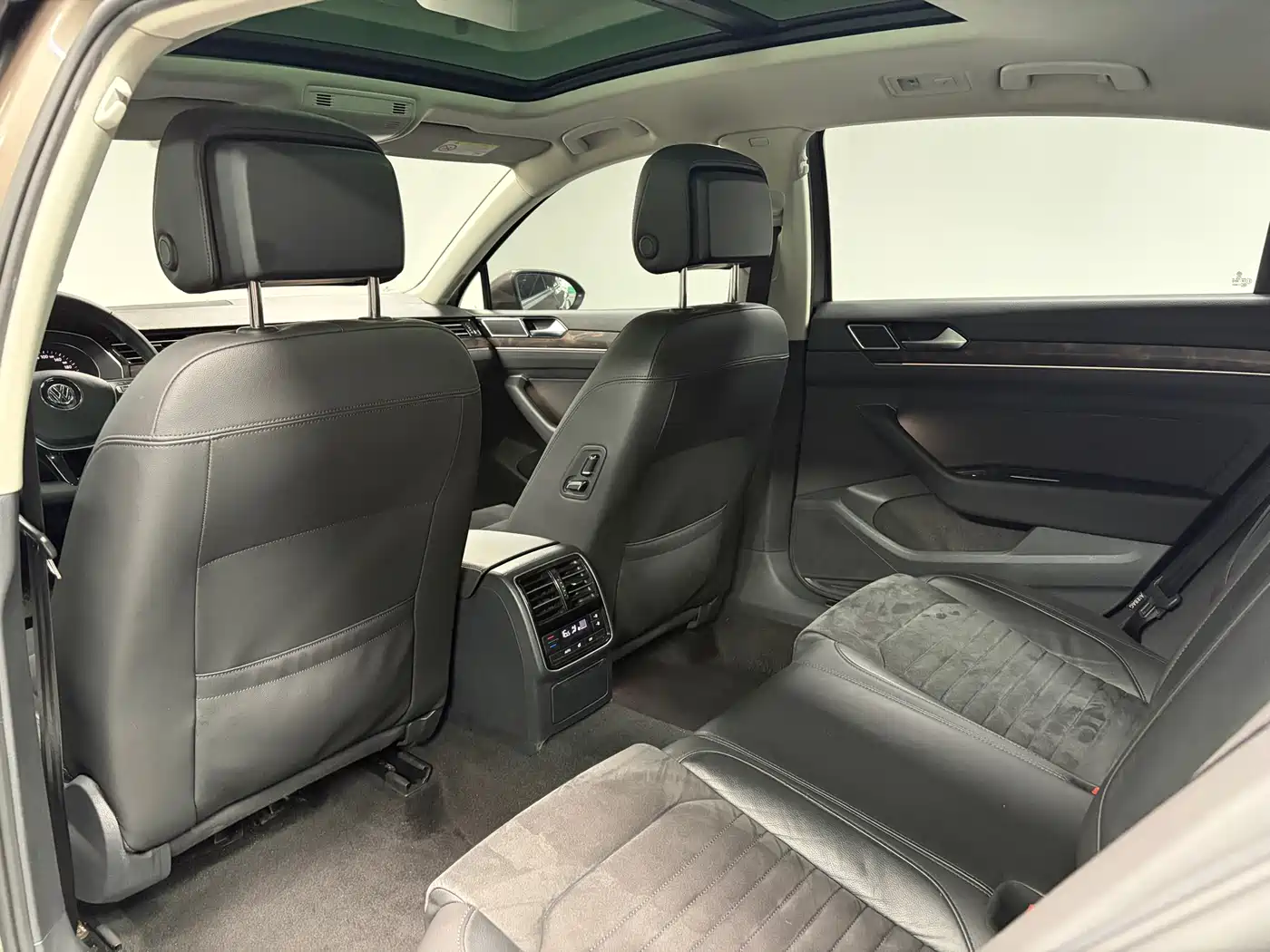 Volkswagen Magotan 2017 380TSI DSG Luxury фото 13