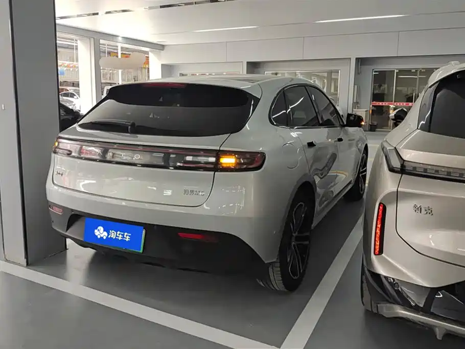 AITO Wenjie AITO M5 2022 Extended Range AWD Flagship фото 3