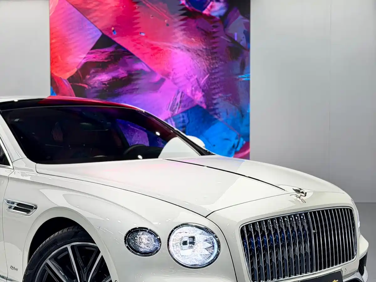 Bentley Flying Spur Plug-in Hybrid 2022 2.9T V6 Hybrid фото 3