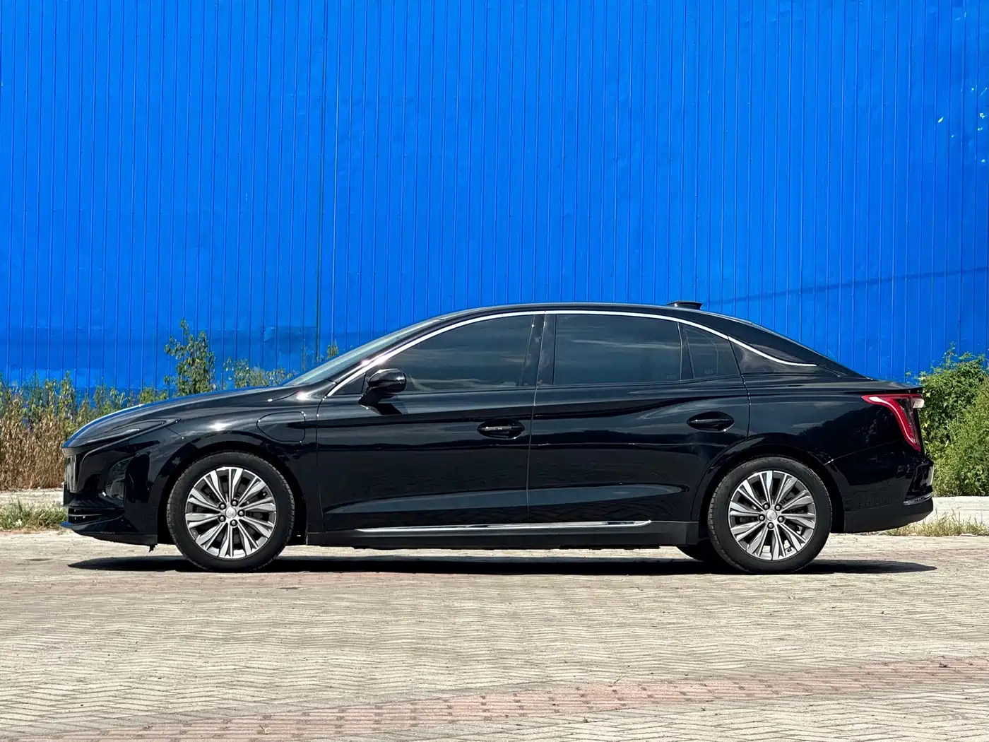 Hongqi E-QM5 2025 2024 Model 610km PLUS