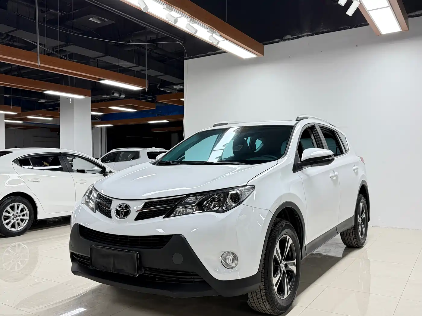 Toyota RAV4 Rongfang 2015 2.0L CVT 4WD Trend Edition
