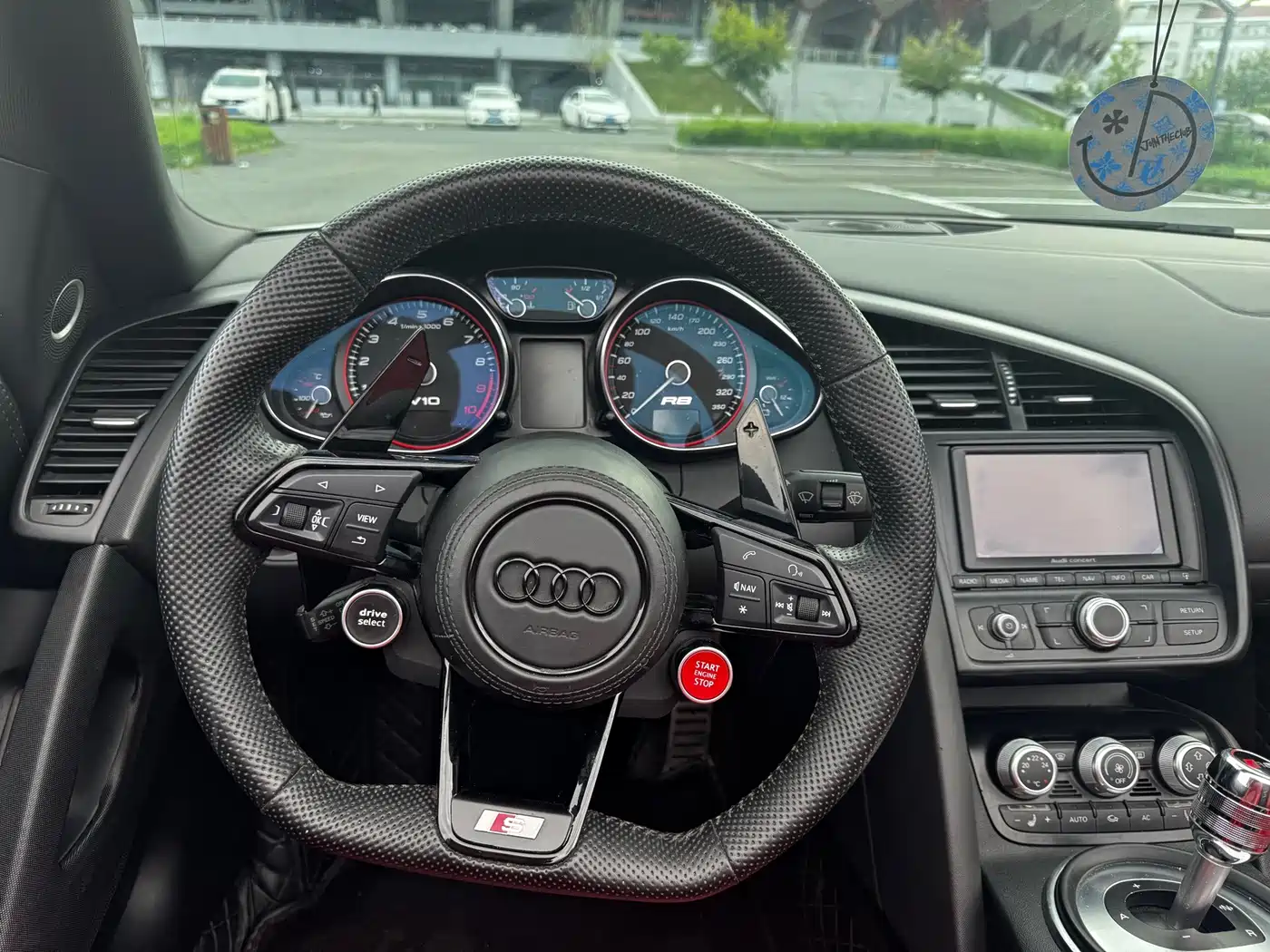 Photo 33 - Audi R8