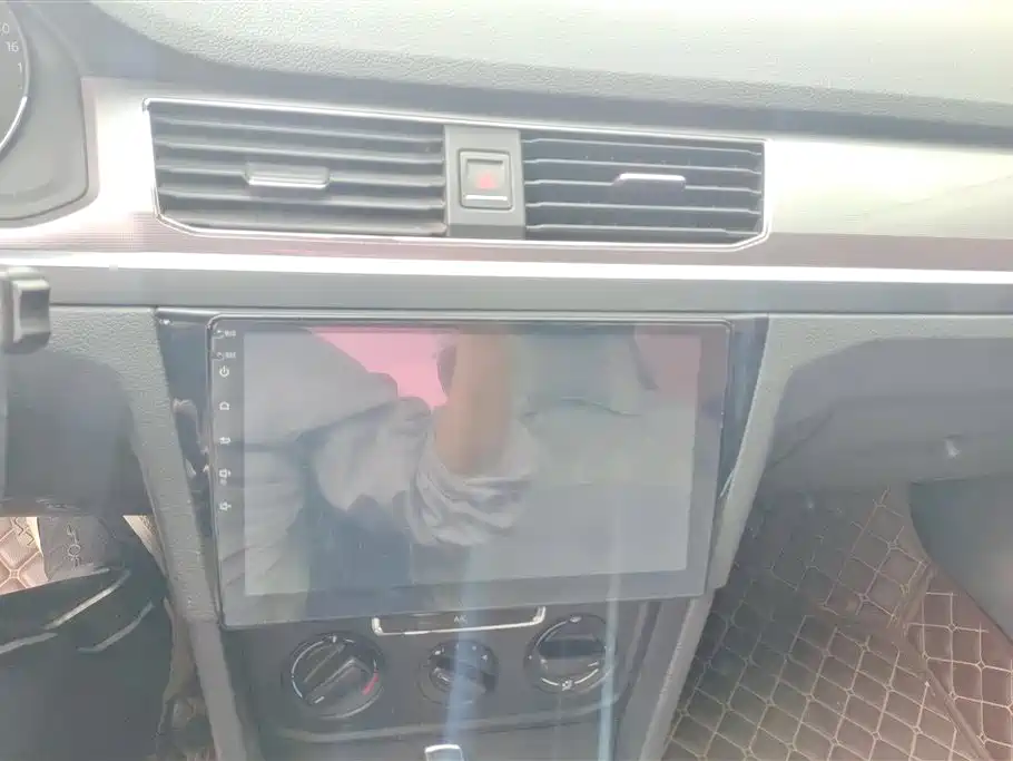 Volkswagen Bora 2018 1.5L Automatic Fashion фото 13