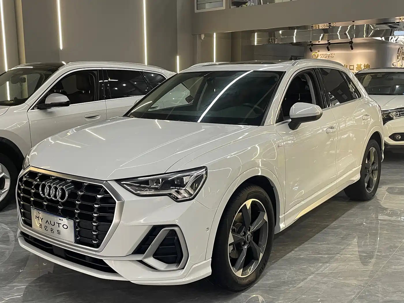 AUDI Q3