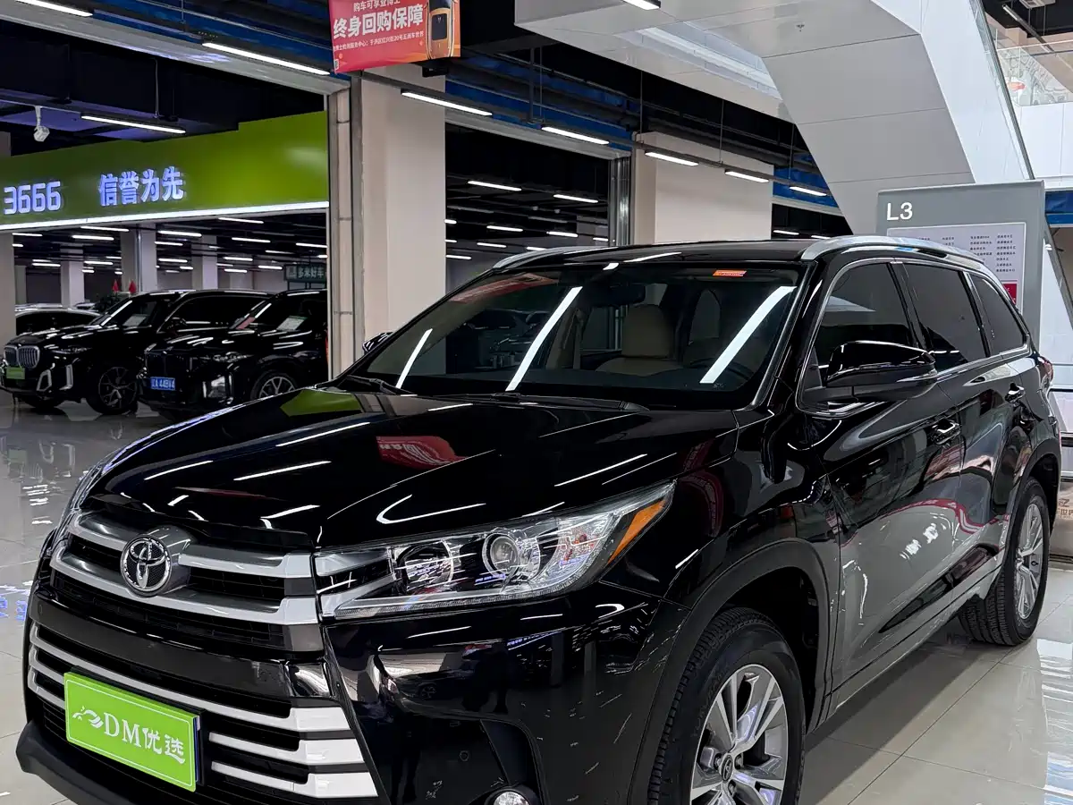 TOYOTA HIGHLANDER
