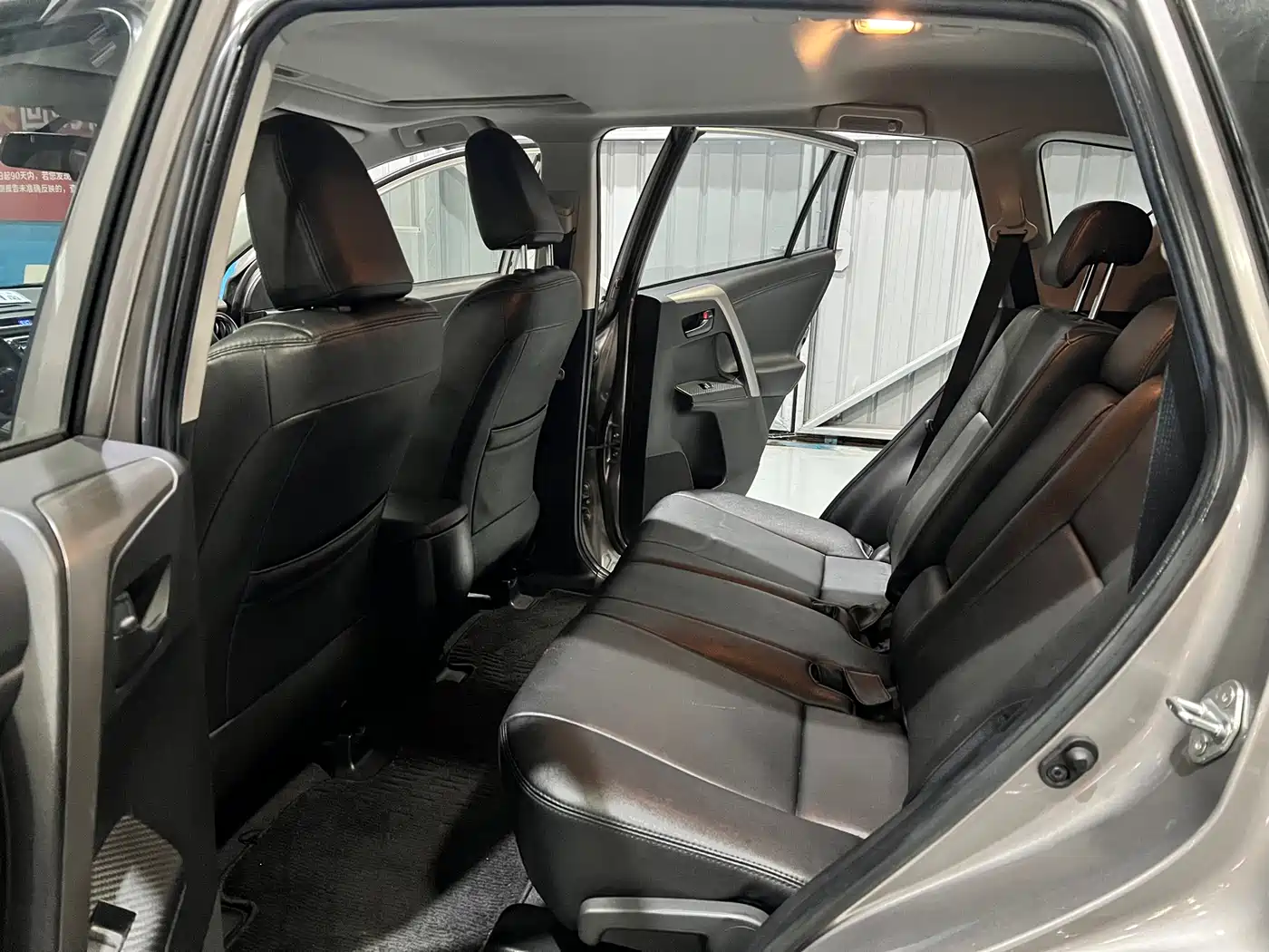 Toyota RAV4 Rongfang 2015 2.0L CVT 2WD Trend Edition фото 6