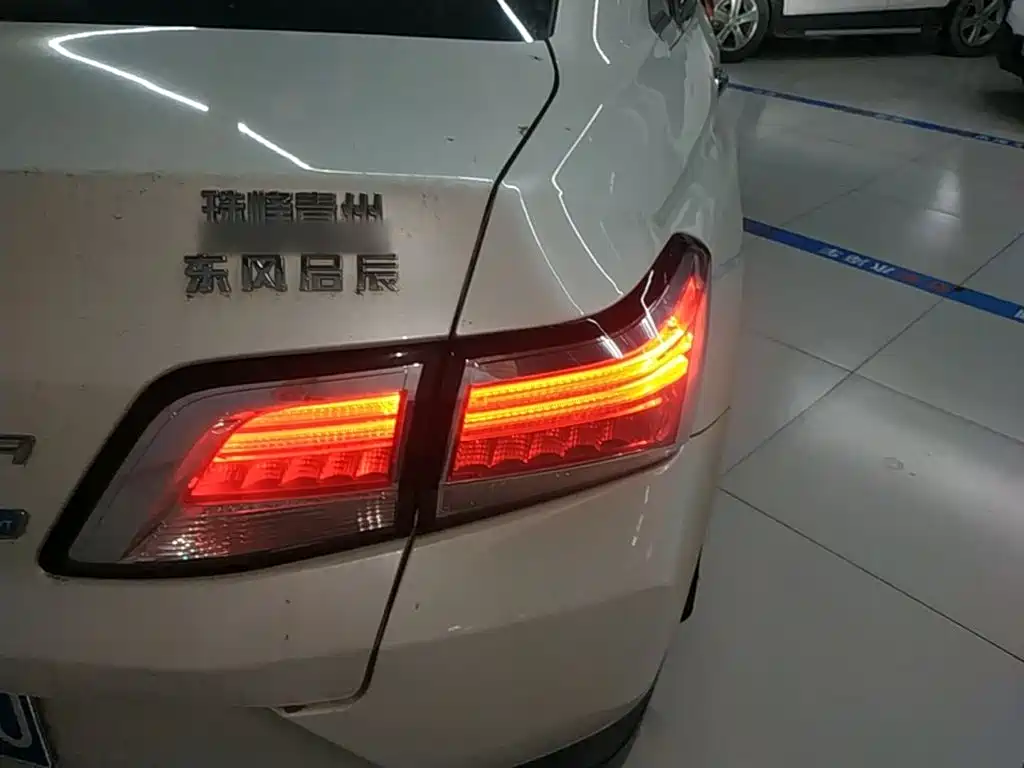 Venucia D60 2021 2020 1.6L XE CVT Premium Edition