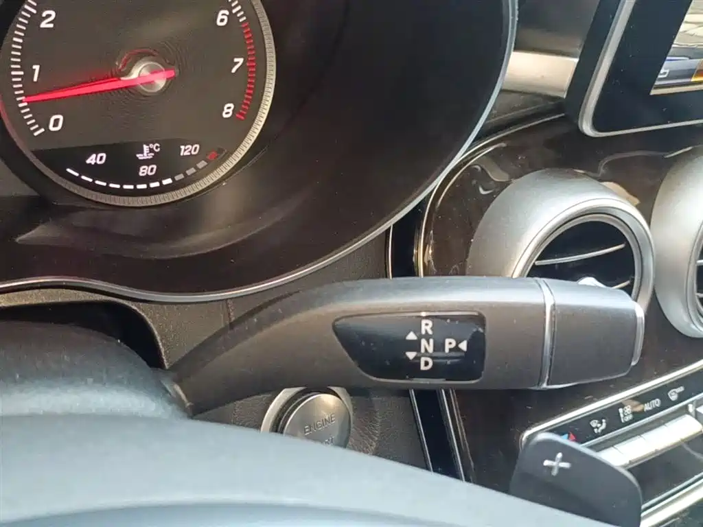Mercedes-Benz GLC 2018 Facelift GLC 260 4MATIC Dynamic фото 14