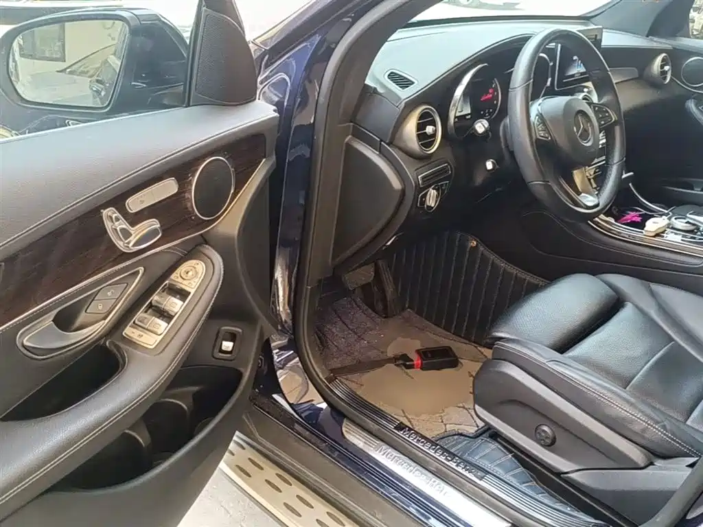 Mercedes-Benz GLC 2018 Facelift GLC 260 4MATIC Dynamic фото 16