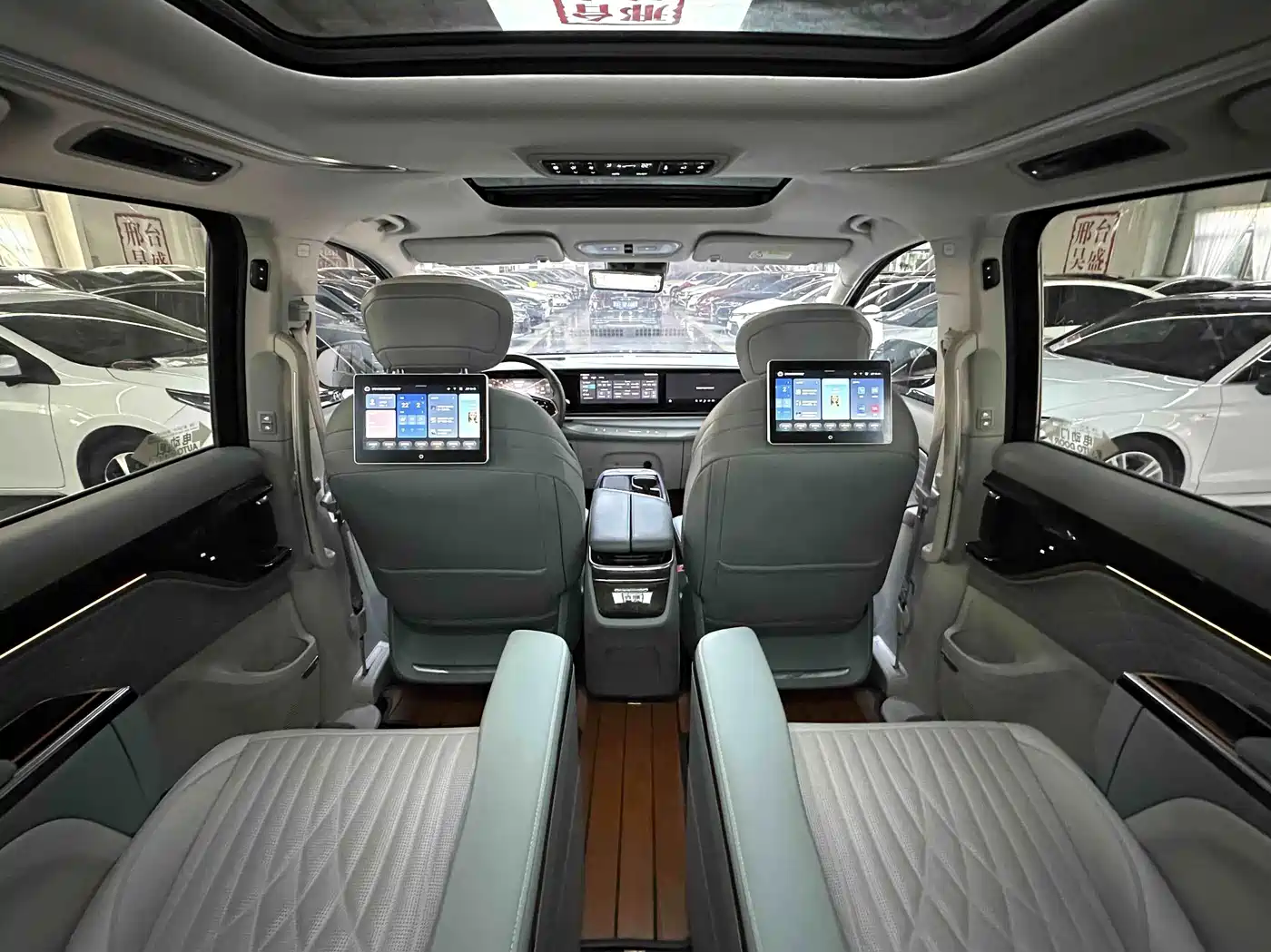 SAIC Maxus Maxus G90 2023 2022 2.0T Interstellar 7-seater
