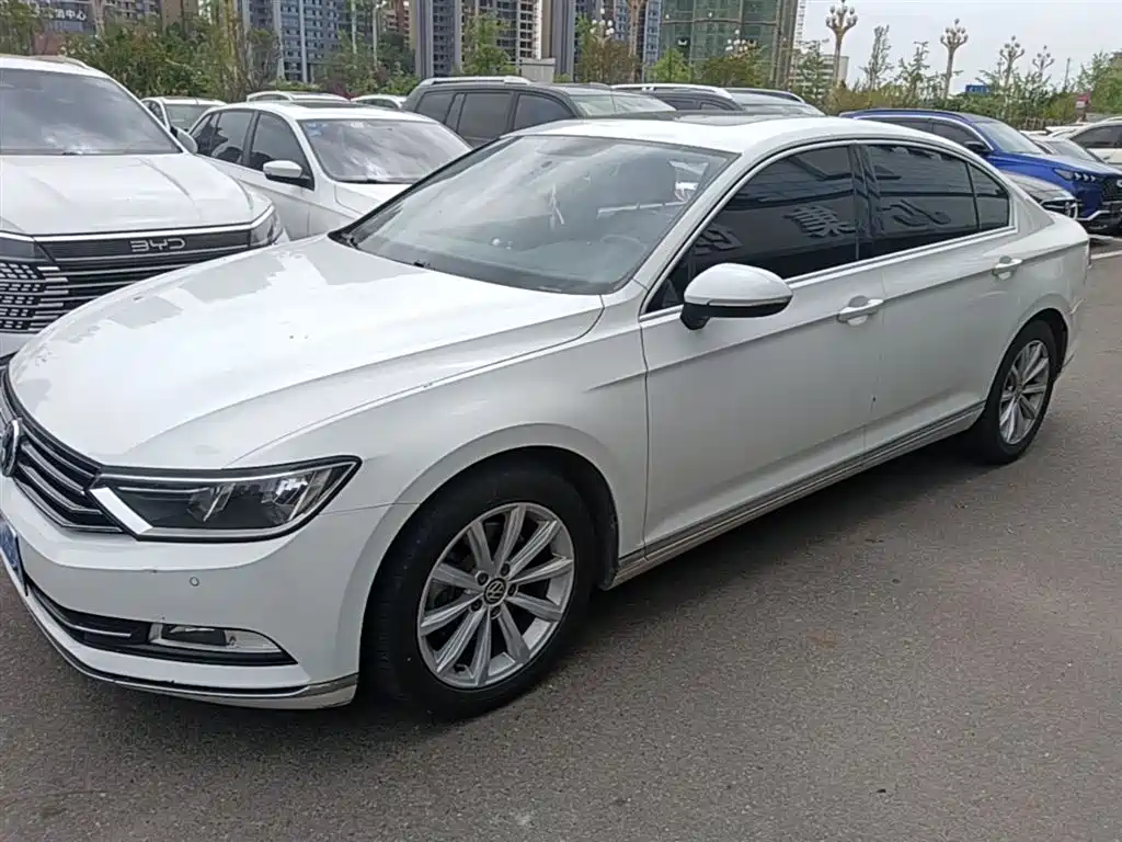 Volkswagen Magotan 2018 330TSI DSG Leading фото 2
