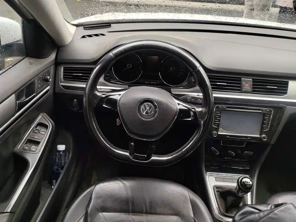 Volkswagen Bora 2016 Model 1.6L Manual Comfort фото 7
