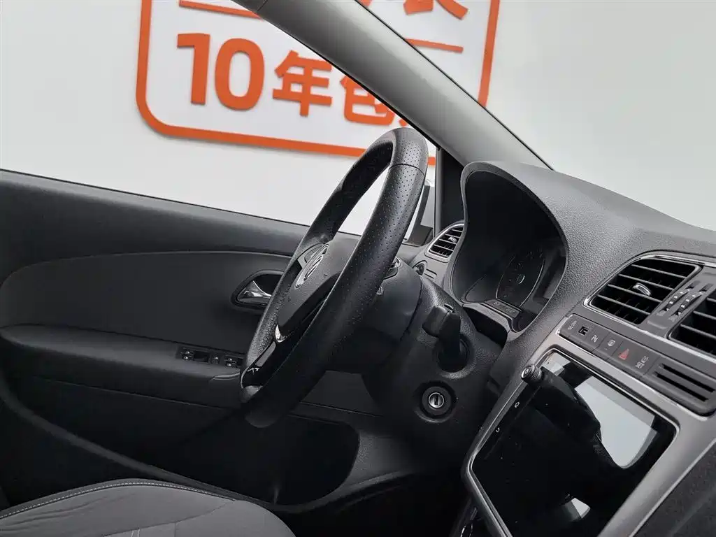 Volkswagen Polo 2018 1.5L Cross Polo Auto фото 22