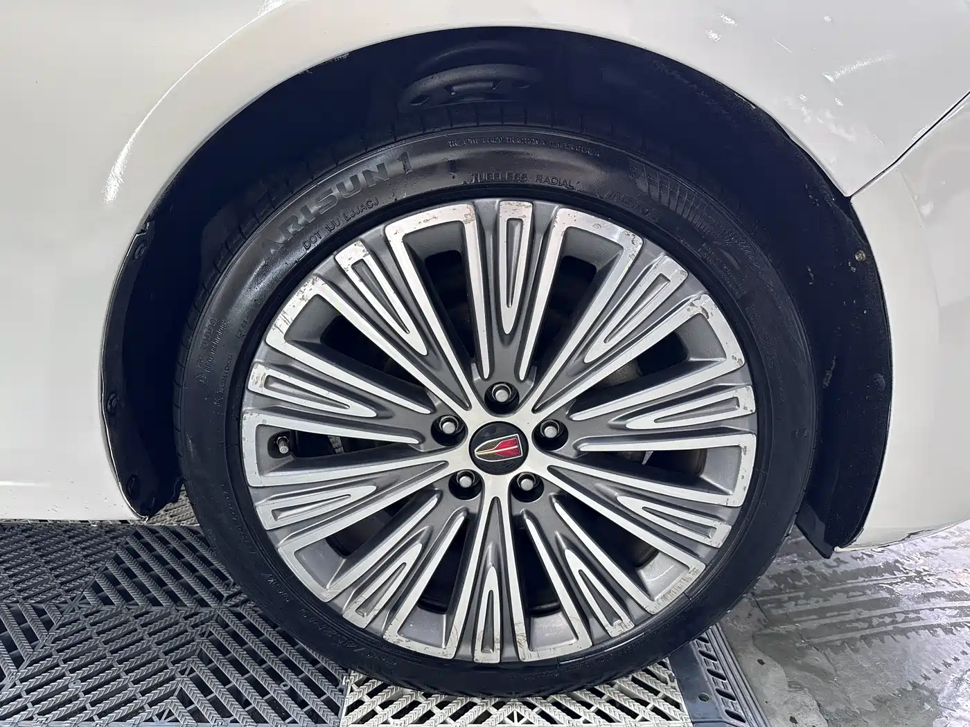Hongqi H5 2020 1.5T DCT Qi Rhythm Edition фото 14