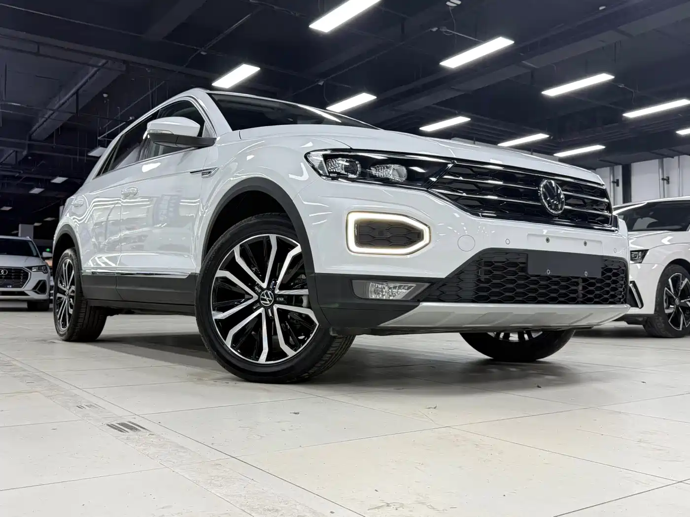 Volkswagen T-ROC 2022 280TSI DSG 2WD Comfort PLUS фото 2