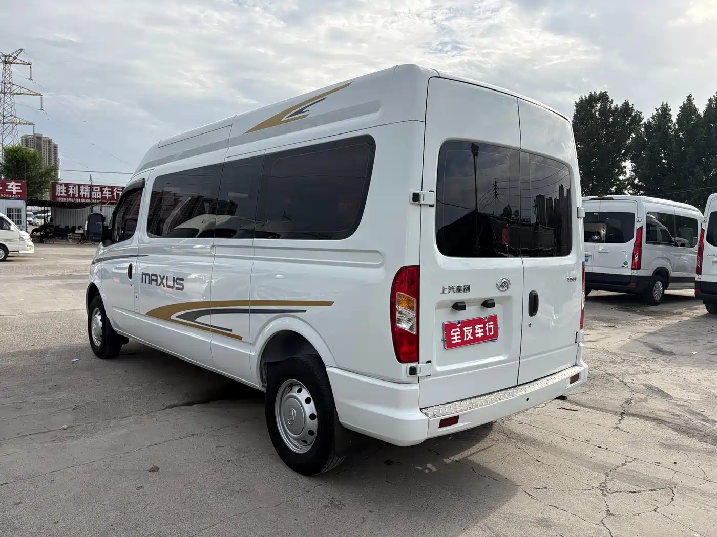 SAIC Maxus Xintu V80 2021 2.0T Manual Classic Aoyuntong Long Wheelbase Medium Roof 6/7/8/9-Seater фото 4