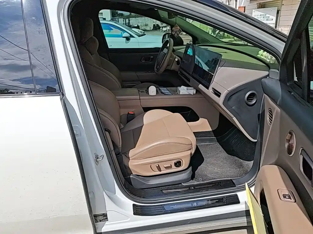 Li Auto i6 2025 2025 4WD Base Model