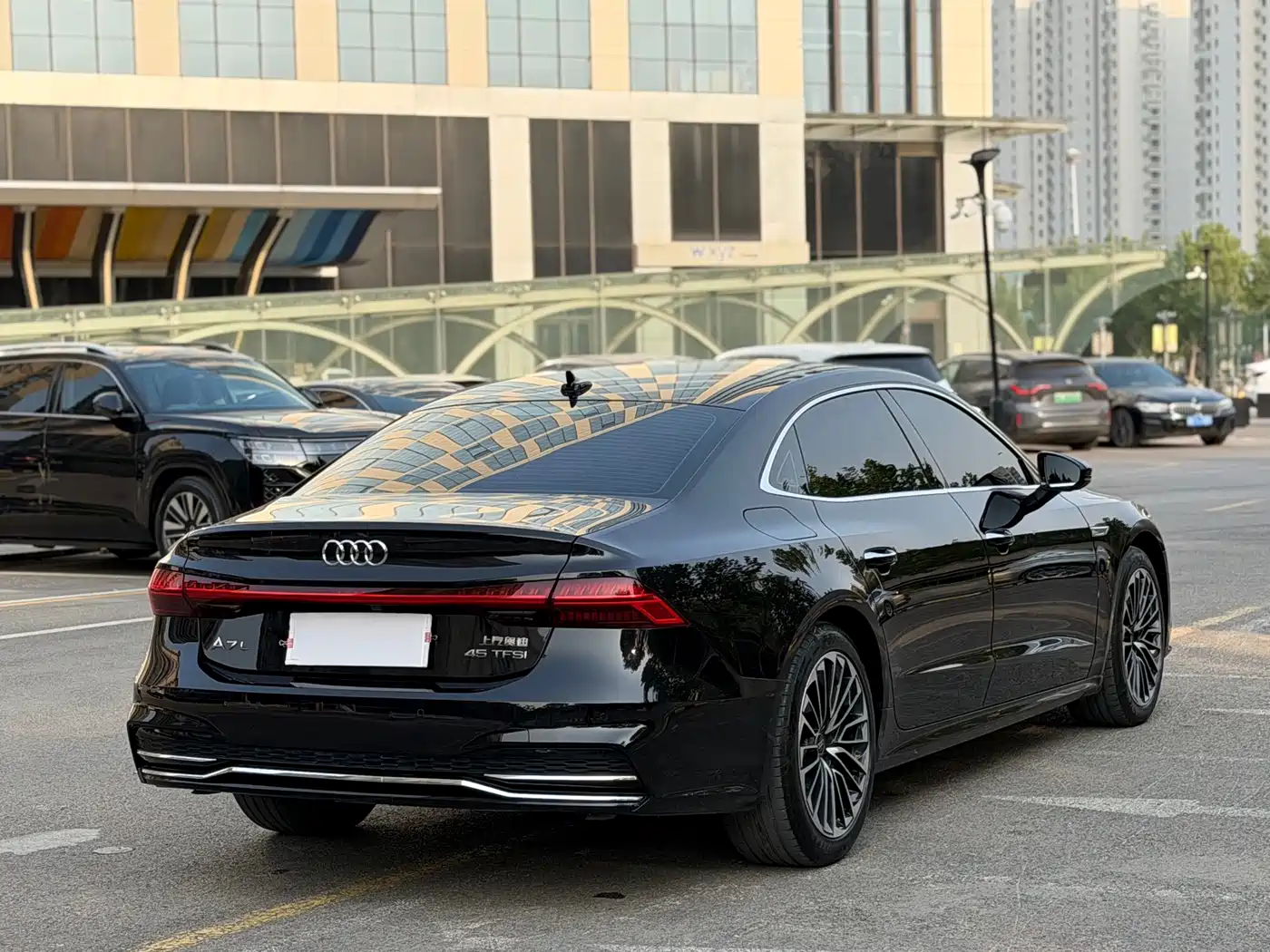 Audi A7L 2024 45 TFSI Luxury фото 16