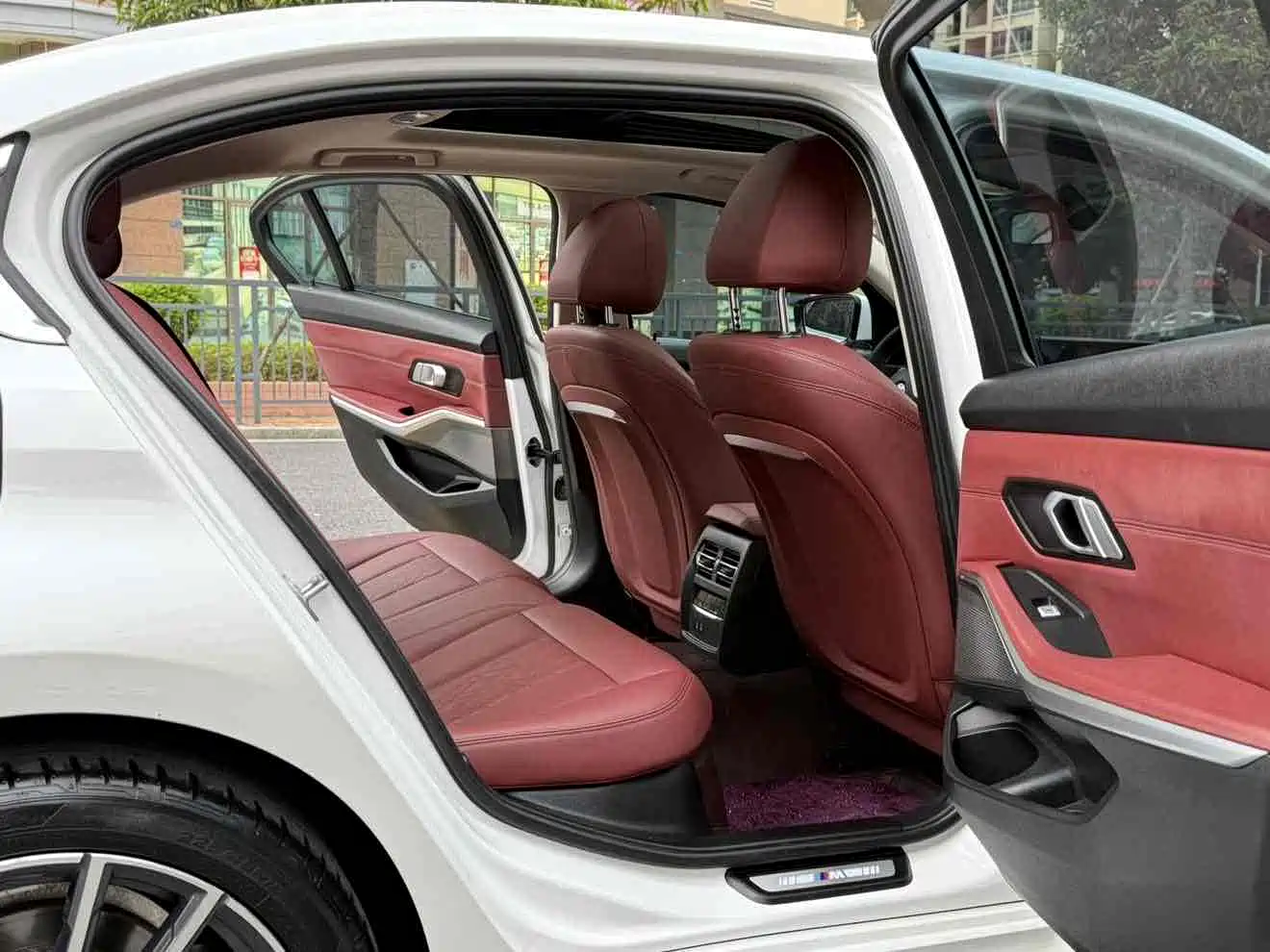 Photo 6 - BMW 3 Series
