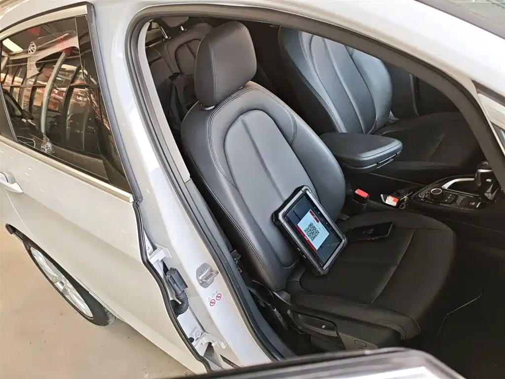 BMW 2 Series Touring 2018 218i Luxury Line фото 21