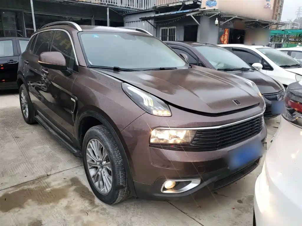 Lynk & Co 01 2017 2.0T 2WD фото 22