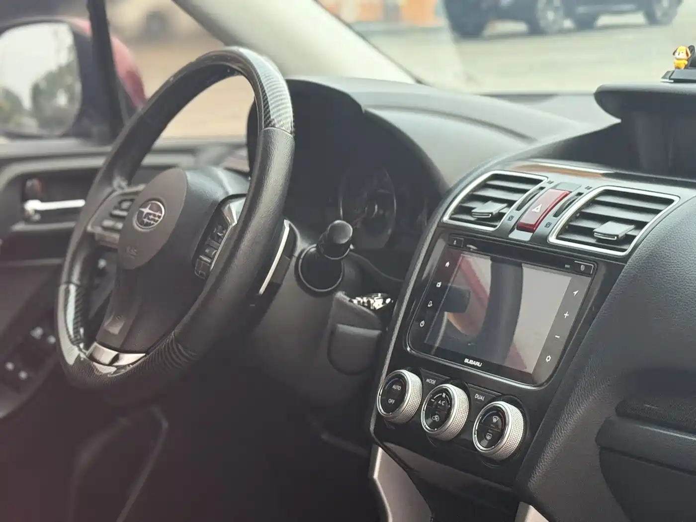 Subaru Forester 2015 2.5i Special Commemorative Edition фото 15