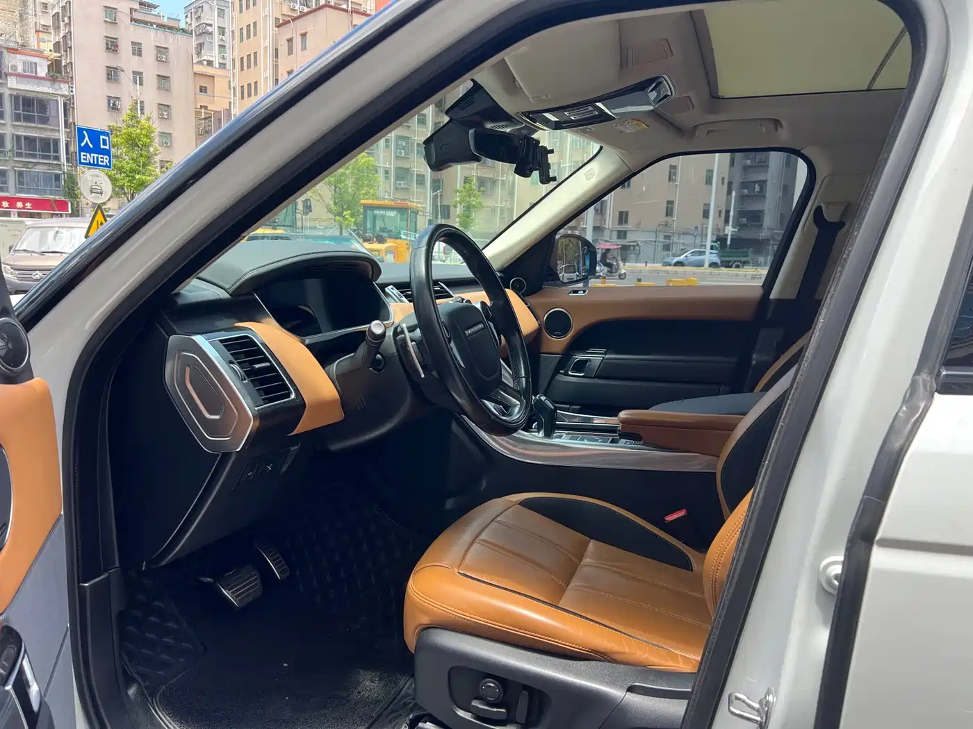 Land Rover Range Rover Sport 2022 3.0 L6 Gloss Black Edition фото 2