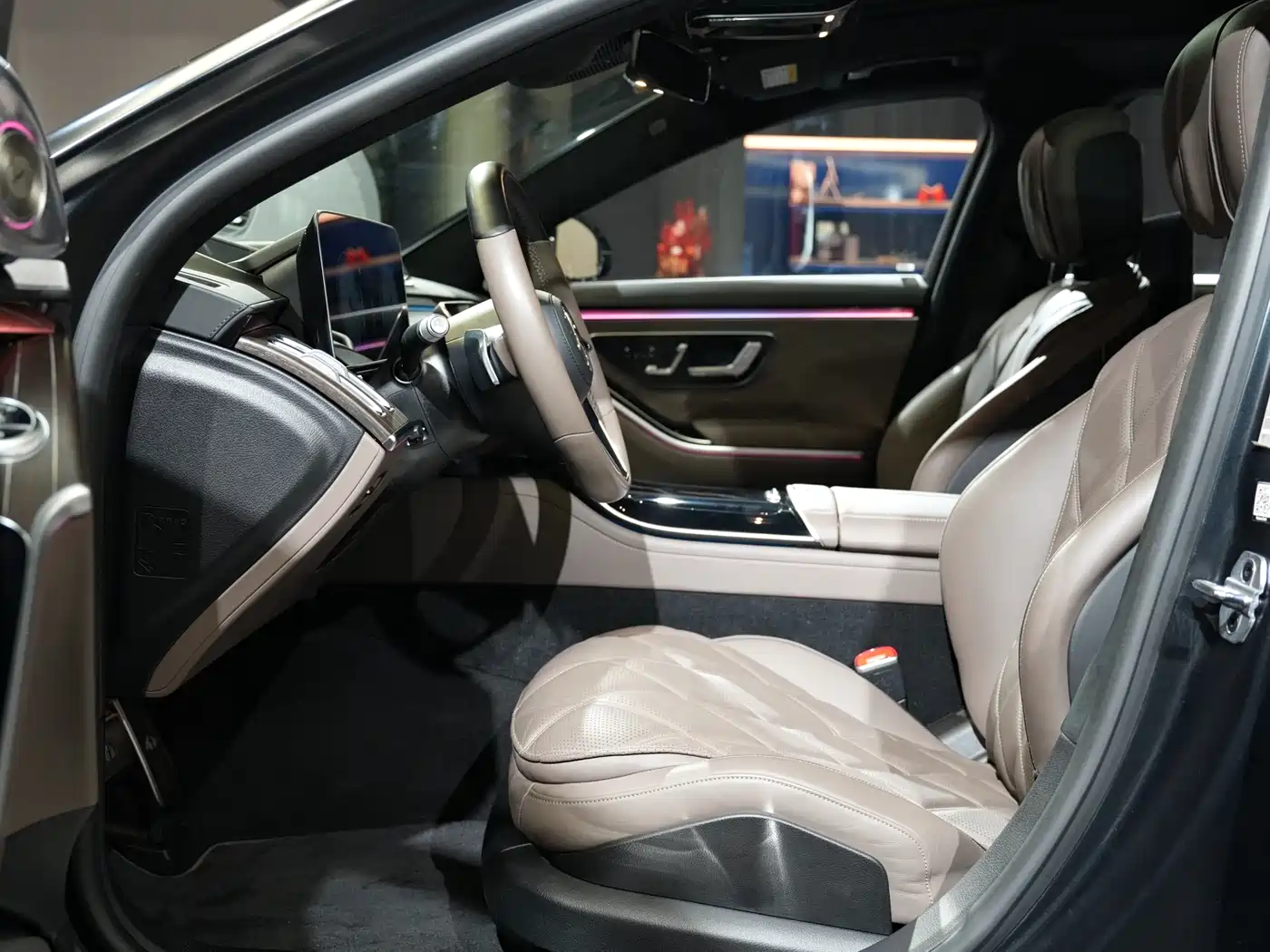 Mercedes-Benz Maybach S-Class 2022 S 680 4MATIC Craftsmanship Limited Launch Edition фото 10