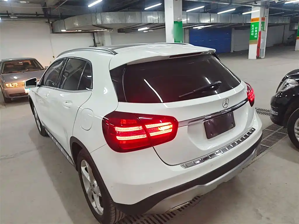 Mercedes-Benz GLA 2017 GLA 200 Dynamic фото 5