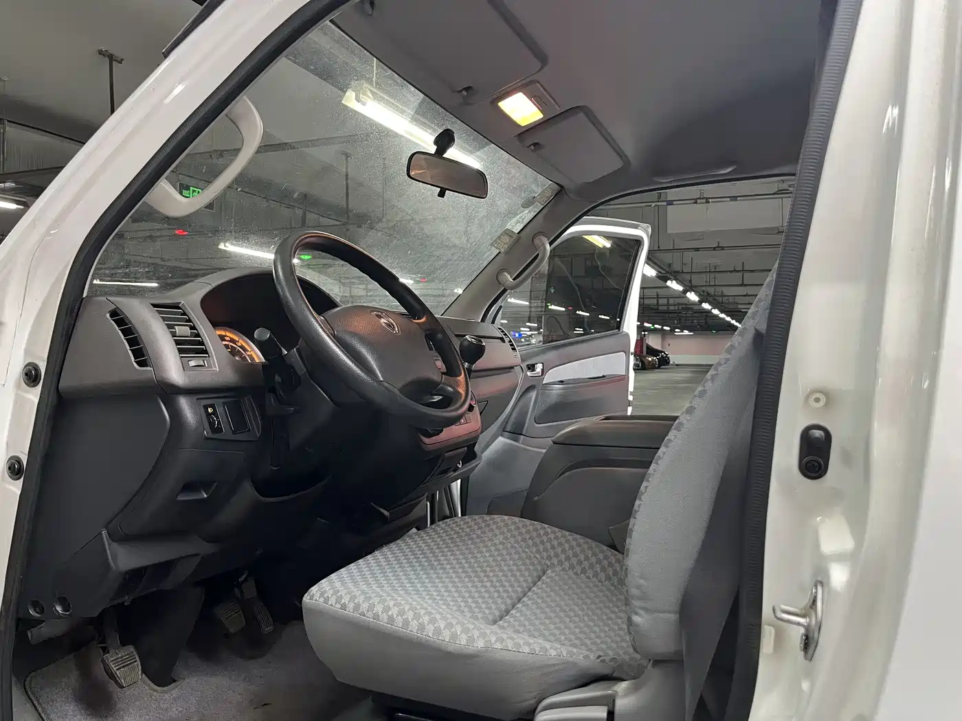 Jinbei Haise 2017 2016 2.2L Luxury V22
