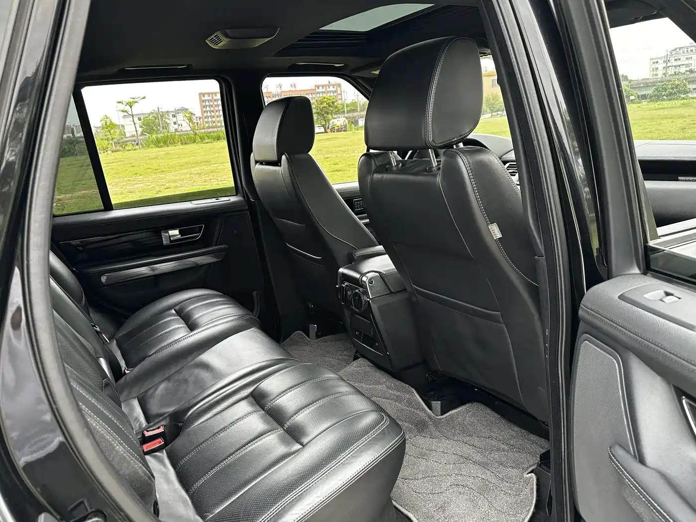 Land Rover Range Rover Sport 2013 3.0 TDV6 Black Label Limited Edition фото 14