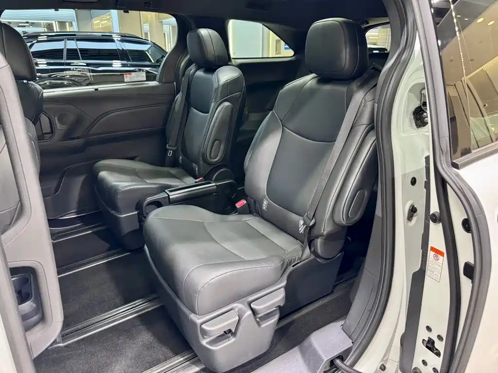 Toyota Granvia 2024 2024 2.5L Hybrid Luxury