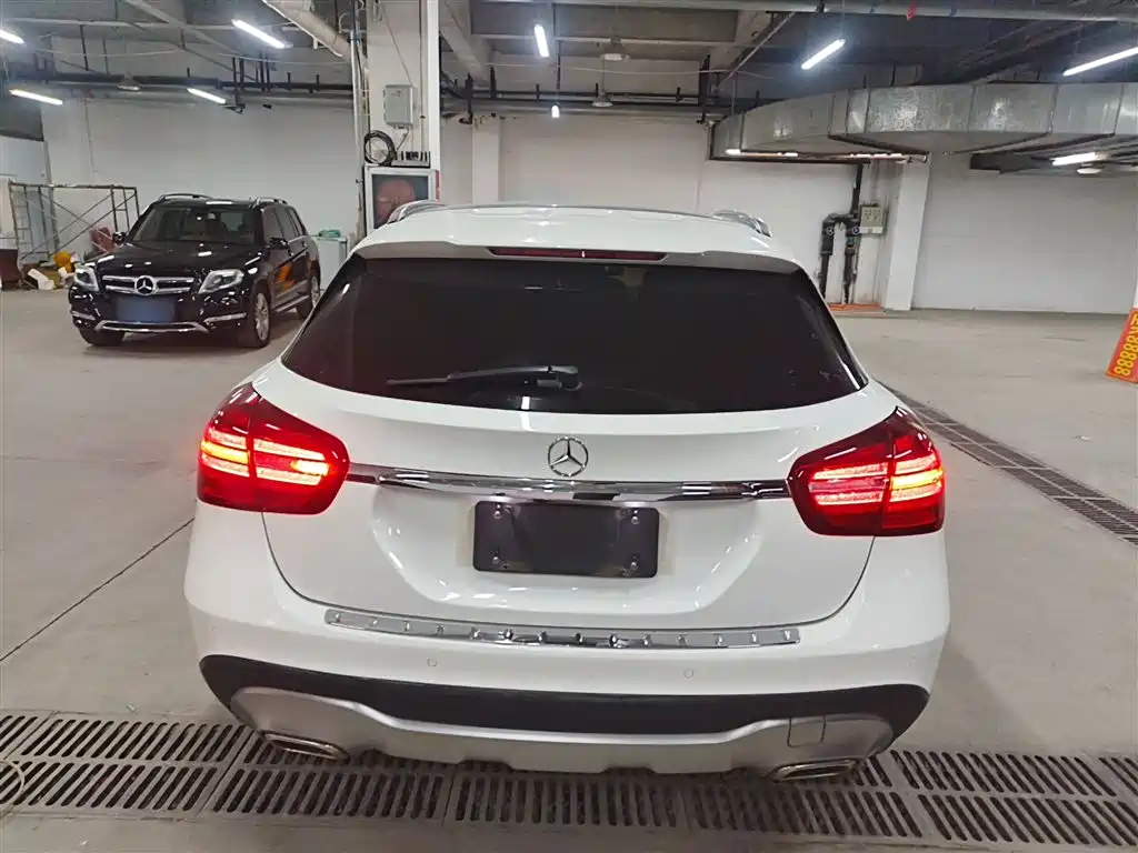 Mercedes-Benz GLA 2017 GLA 200 Dynamic фото 6