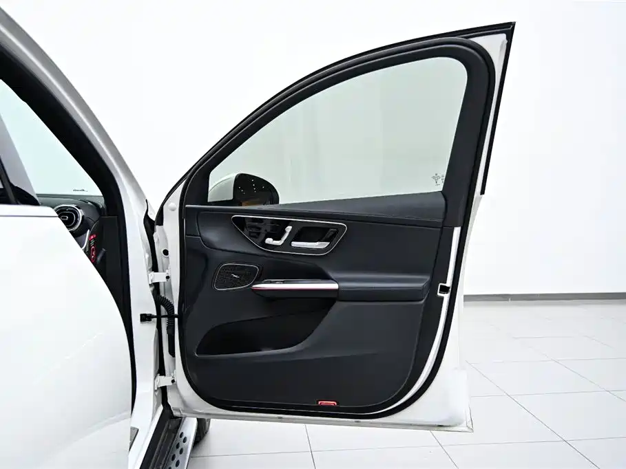 Mercedes-Benz GLC 2024 GLC 260 L 4MATIC Luxury 5-seater фото 21