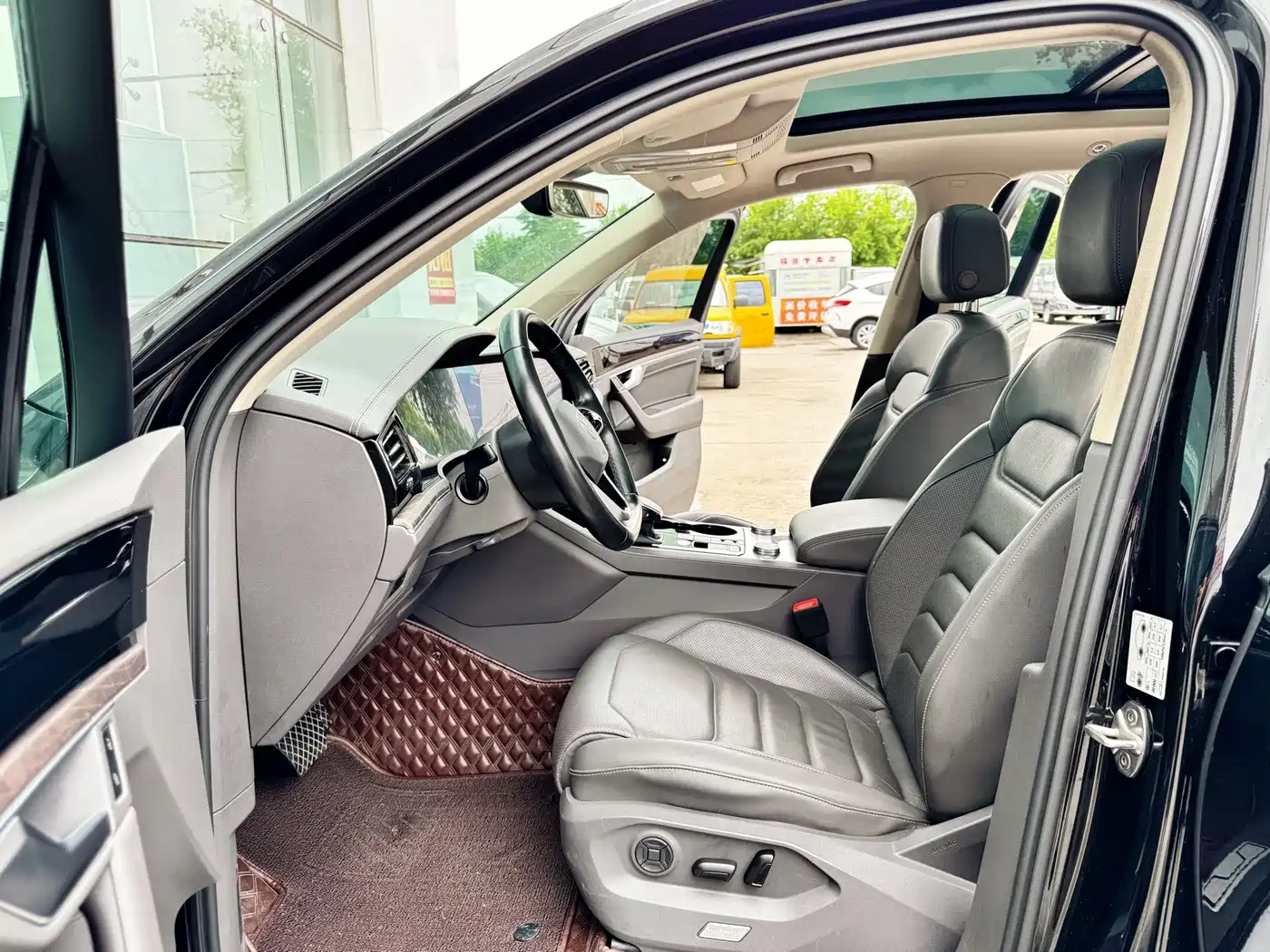 Volkswagen Touareg 2024 2023 2.0TSI R-Line Edition