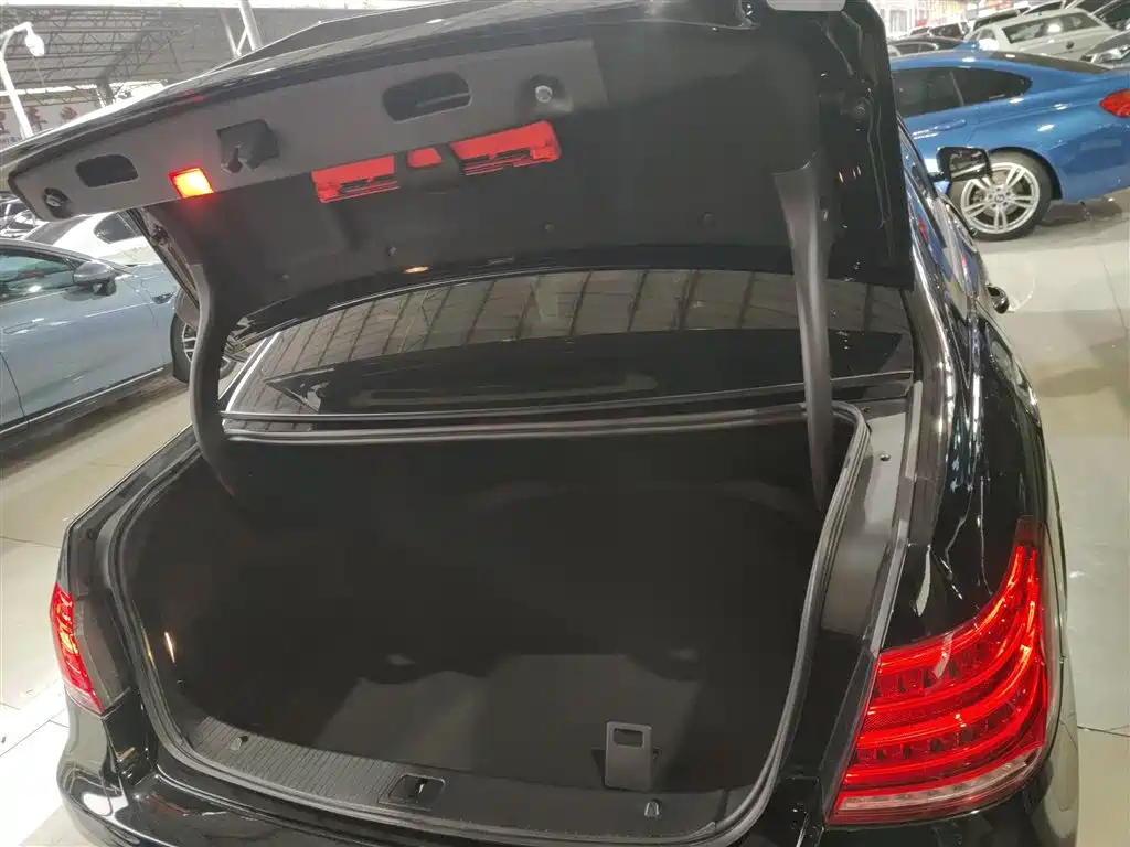 Mercedes-Benz E-Class 2015 E 260 L Sport фото 9