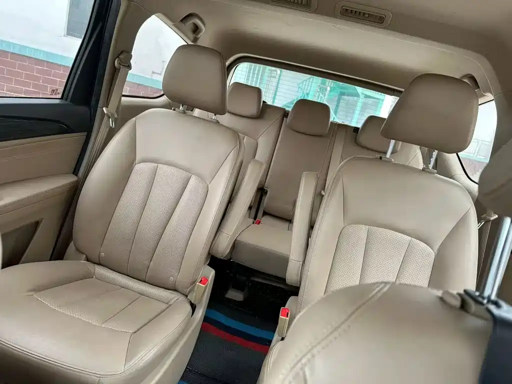 Фото 4 - Baojun 730