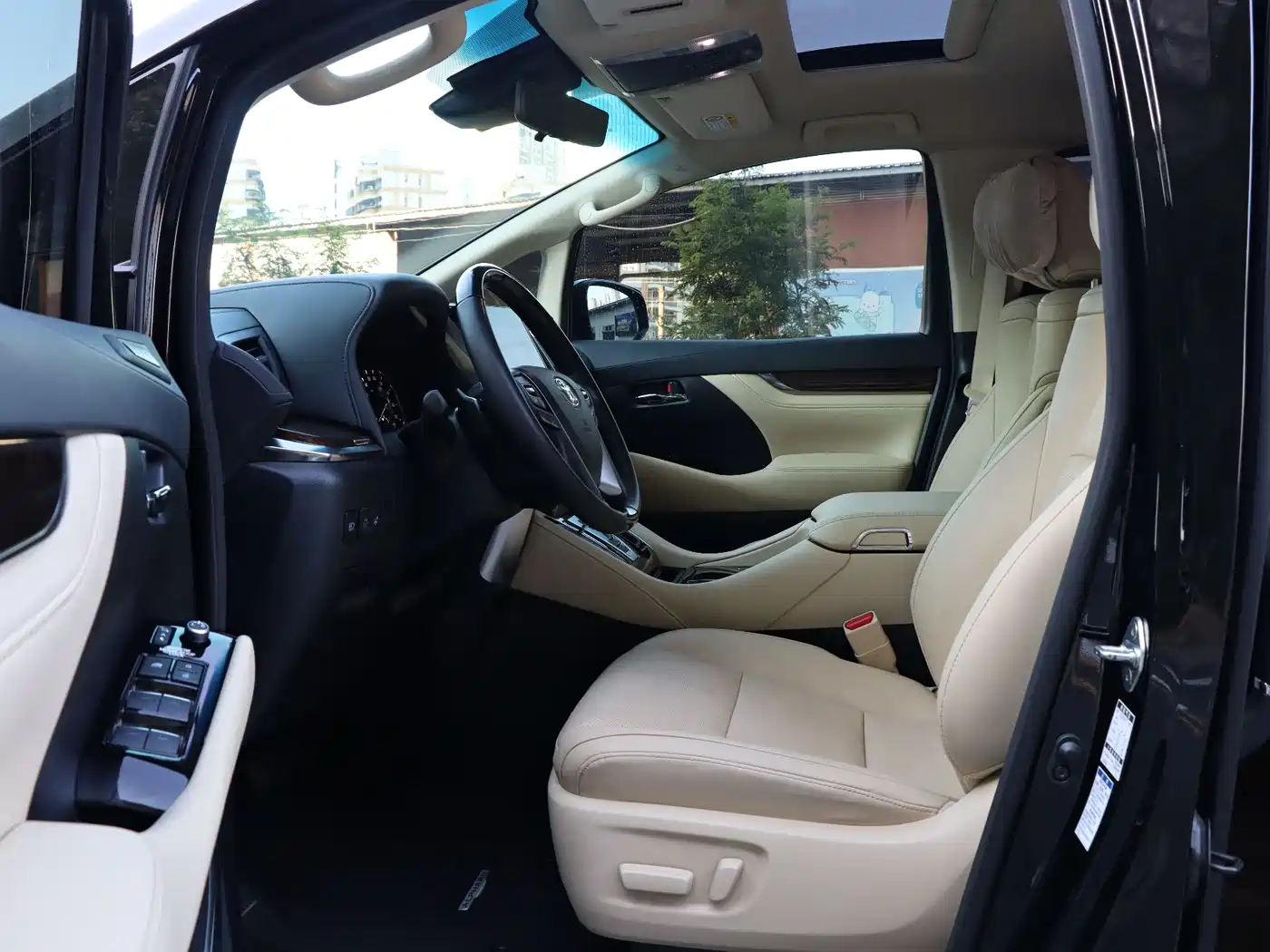 Toyota Alphard 2021 Hybrid 2.5L Luxury фото 10