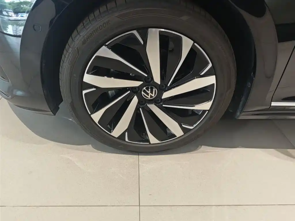 Volkswagen Passat 2025 Outstanding 380TSI Dragon Glory Edition фото 23