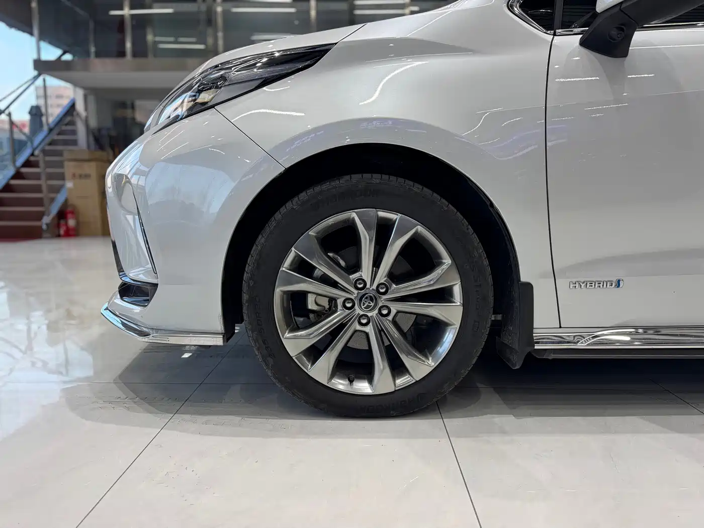 Фото 5 - Toyota Granvia
