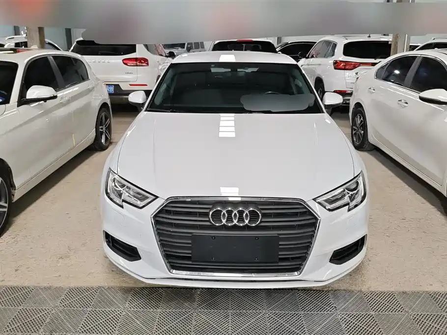 Audi A3 2018 30th Anniversary Limousine 35 TFSI Progressive фото 2